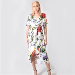 ✨NWT✨Alice & Olivia Clarine Floral Wrap Dress